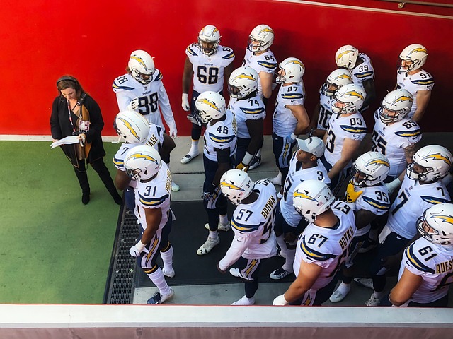 英足总官方：莱斯特城因球员在对维拉的比赛中行为不当遭到指控.